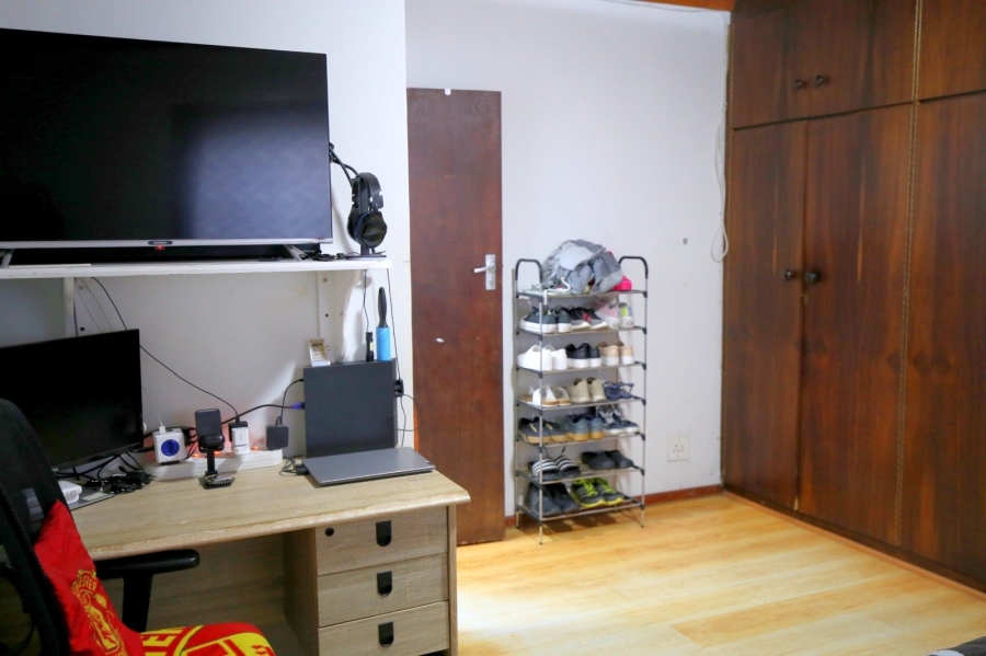 11 Bedroom Property for Sale in Ravensmead Western Cape